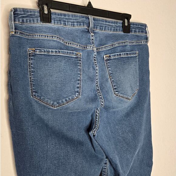 Old Navy Mid-Rise Distressed Rockstar Super Skinny Jeans Women's 16 - Picture 6 of 11